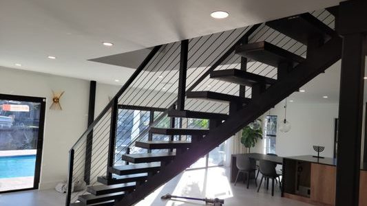 Trabajo rápido de aluminio y hierro: fabricación metálica de alta calidad