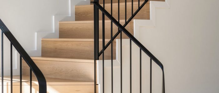 Metal moderno: obras de fabricación industrial, diseño y estructuras contemporáneas