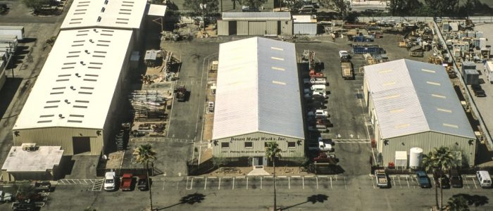 Desert Metal Works: Arte y Fabricación de Metal en el Desierto – Diseño Industrial Único