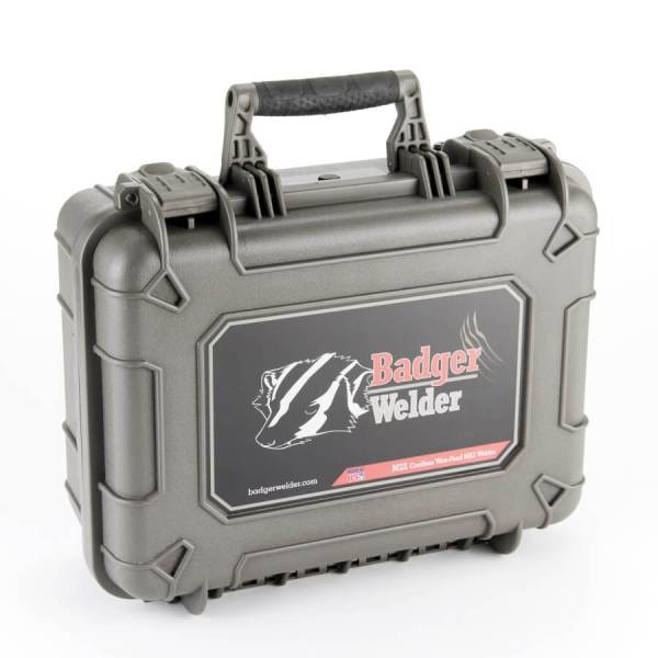 Soldadura portátil en el desierto: equipos ligeros y resistentes para trabajos al aire libre