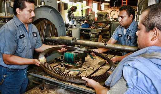 Taller mecánico industrial de Joe – Máquinas CNC y equipos de precisión