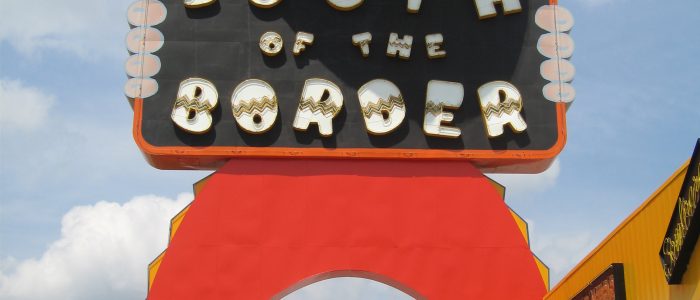 Logo de South Of The Border LLC – Marca de Restaurante Mexicano y Franquicia