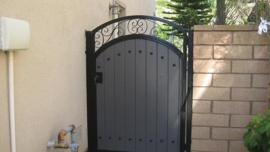 Imagen de Forever Iron Works: Herrería de Acero, Diseño Industrial y Calidad Duradera