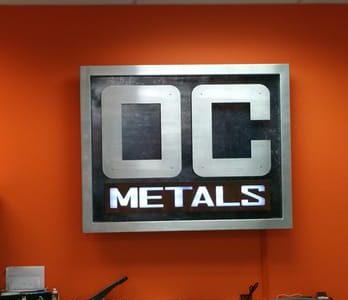 OC Metals – Imagen de alta calidad de metales industriales y productos de acero
